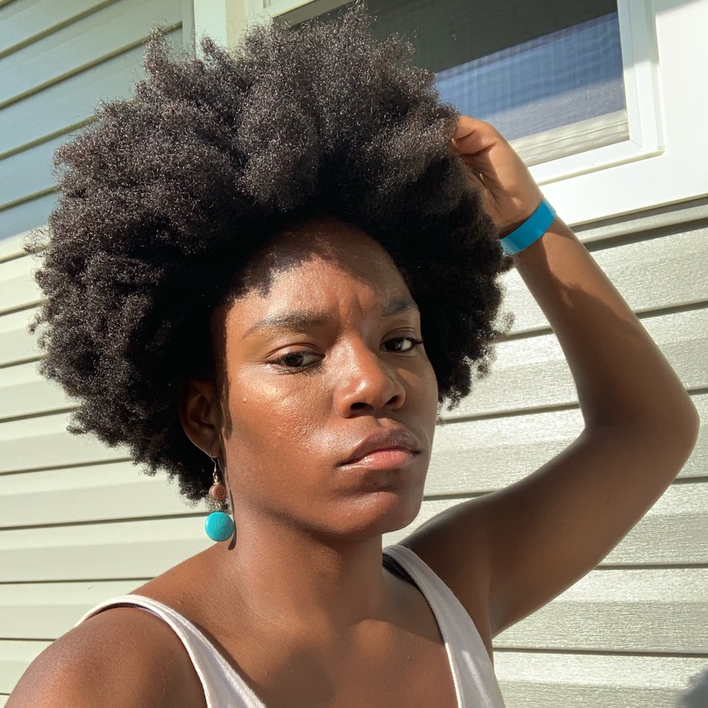 Meet your Posher, Mikai